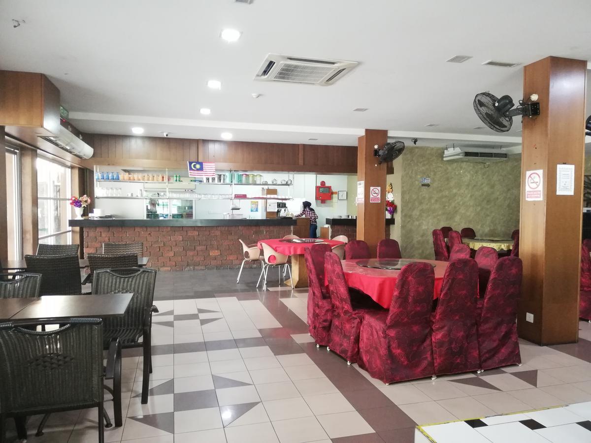 Hotel Damai Parit Buntar Exteriör bild